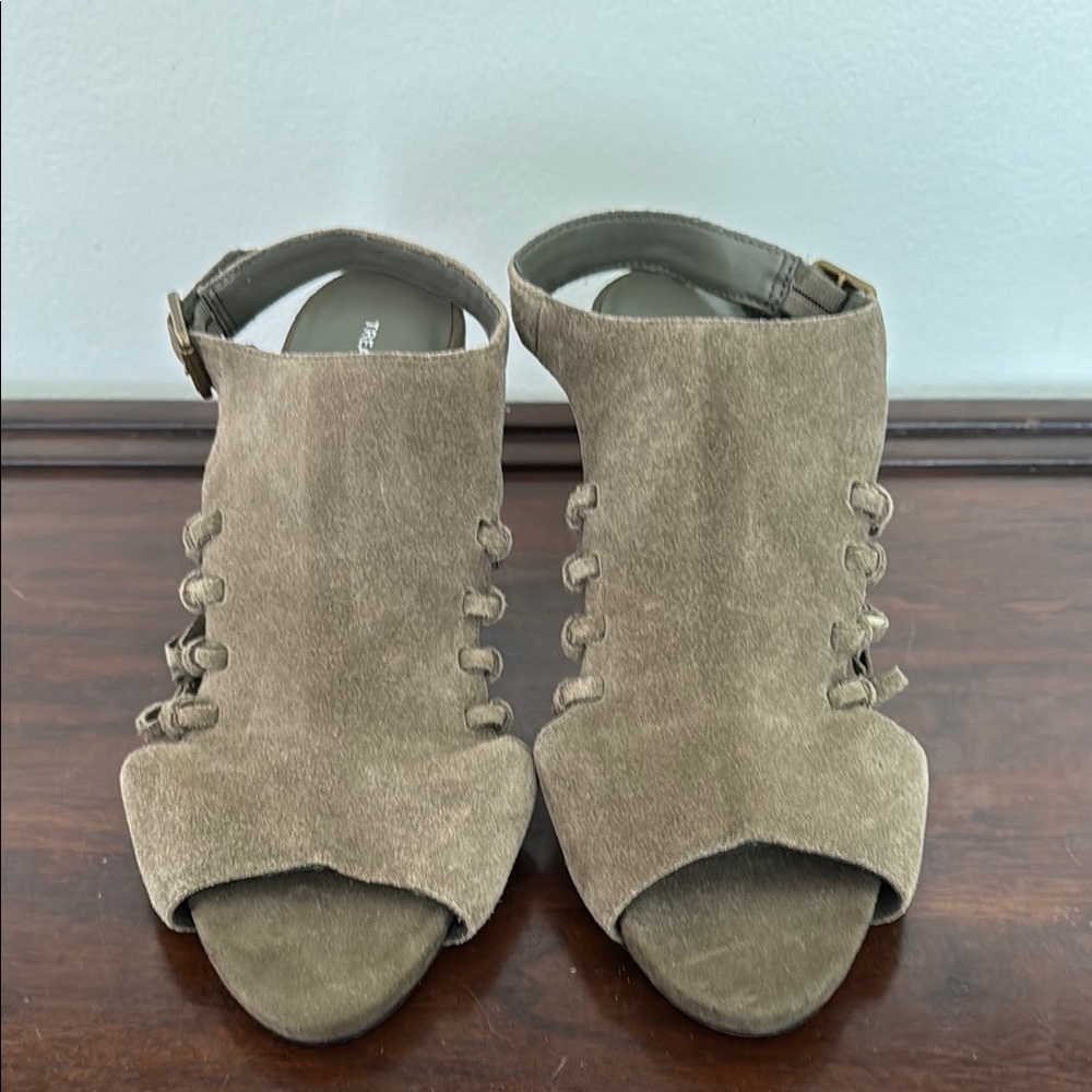 Olive tone Mules with Chunky Heel and Side Cutouts